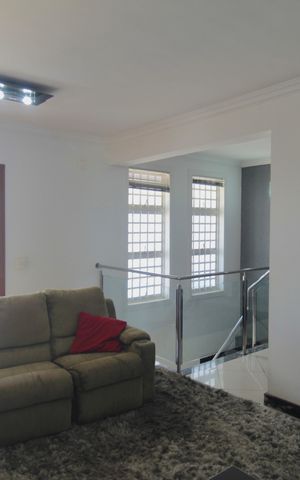 Casa à venda com 415m², 5 quartos e 4 vagasSala de TV