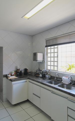 Casa à venda com 415m², 5 quartos e 4 vagasCozinha