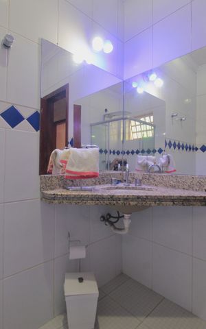 Casa à venda com 415m², 5 quartos e 4 vagasBanheiro Social