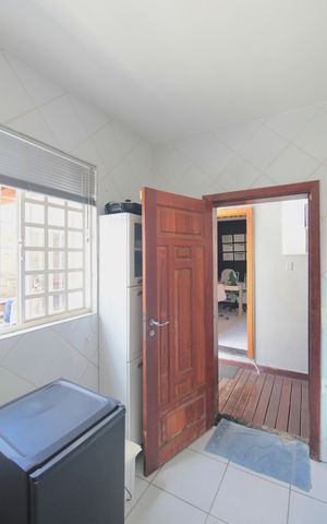 Casa à venda com 415m², 5 quartos e 4 vagasÁrea de Serviço