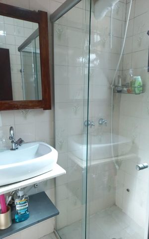 Casa à venda com 156m², 3 quartos e 2 vagas Casa à venda com 156m², 3 quartos e 2 vagasBanheiro