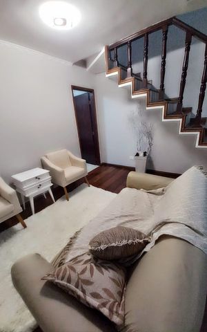 Casa à venda com 156m², 3 quartos e 2 vagas Casa à venda com 156m², 3 quartos e 2 vagasSala