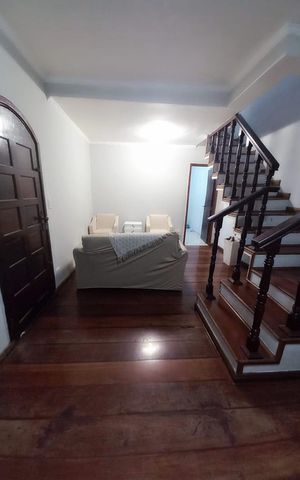 Casa à venda com 156m², 3 quartos e 2 vagas Casa à venda com 156m², 3 quartos e 2 vagasSala