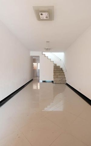 Casa à venda com 320m², 3 quartos e 2 vagasSala