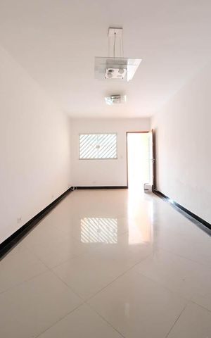 Casa à venda com 320m², 3 quartos e 2 vagasSala