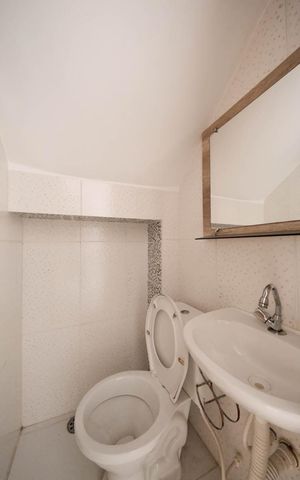 Casa à venda com 320m², 3 quartos e 2 vagasLavabo
