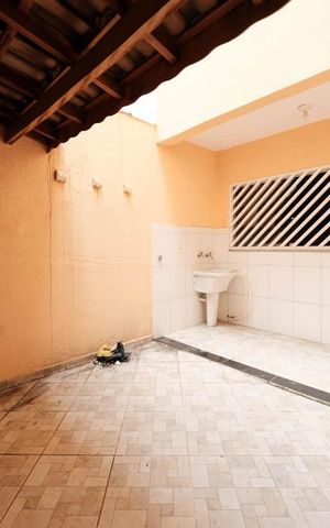 Casa à venda com 320m², 3 quartos e 2 vagasÁrea de Serviço