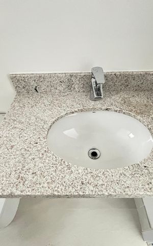 Studio à venda com 27m², 1 quarto e sem vaga Studio à venda com 27m², 1 quarto e sem vagaBanheiro