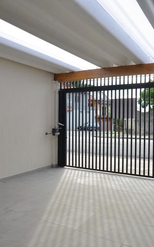 Casa à venda com 118m², 2 quartos e 2 vagasGaragem
