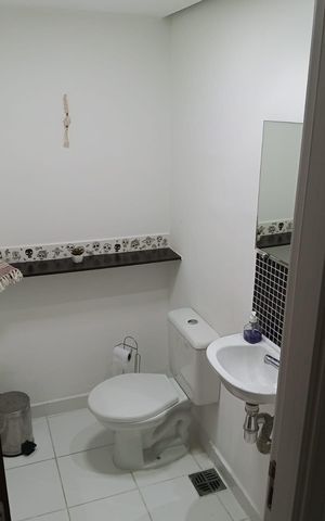 Casa de condomínio à venda com 84m², 3 quartos e 2 vagasBanheiro
