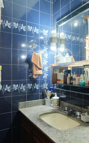 Casa à venda com 290m², 4 quartos e 4 vagasBanheiro Social