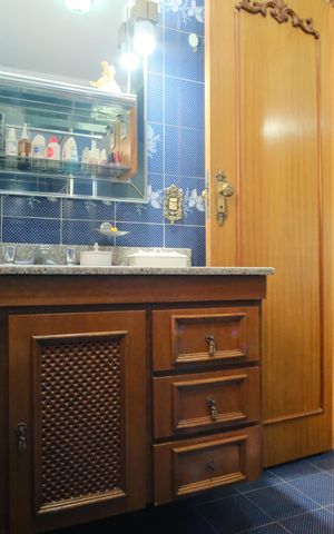 Casa à venda com 290m², 4 quartos e 4 vagasBanheiro Social