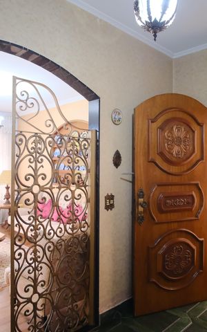 Casa à venda com 290m², 4 quartos e 4 vagasHall de entrada