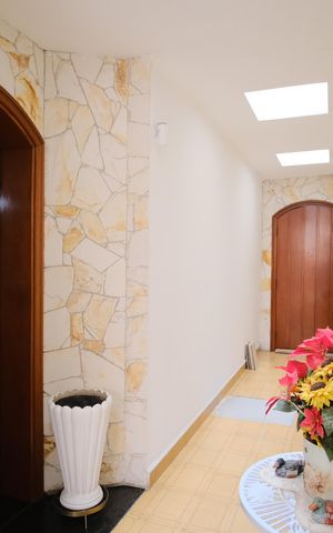 Casa à venda com 290m², 4 quartos e 4 vagasCorredor de entrada