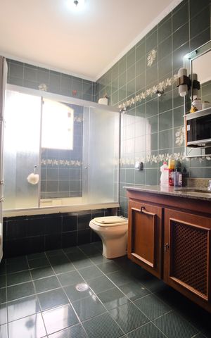 Casa à venda com 290m², 4 quartos e 4 vagasBanheiro da Suíte