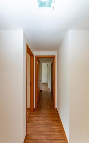 Apartamento à venda com 86m², 3 quartos e 2 vagas Apartamento à venda com 86m², 3 quartos e 2 vagasBanheiro Social