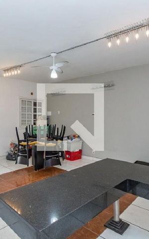 Casa para alugar com 80m², 3 quartos e sem vaga Casa para alugar com 80m², 3 quartos e sem vagaSala