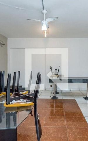 Casa para alugar com 80m², 3 quartos e sem vaga Casa para alugar com 80m², 3 quartos e sem vagaSala