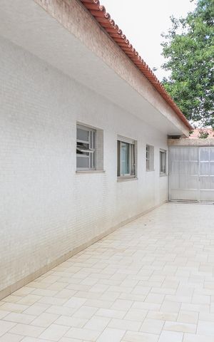 Casa à venda com 500m², 5 quartos e 2 vagas Casa à venda com 500m², 5 quartos e 2 vagasCorredor Externo