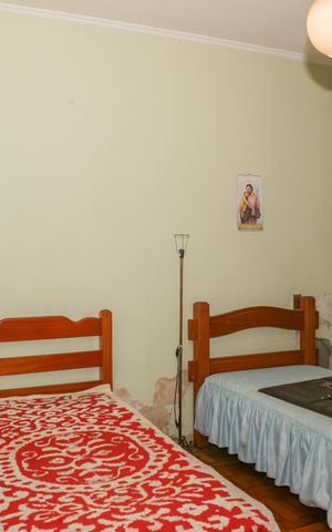 Casa à venda com 500m², 5 quartos e 2 vagas Casa à venda com 500m², 5 quartos e 2 vagasQuarto 2