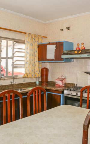 Casa à venda com 500m², 5 quartos e 2 vagas Casa à venda com 500m², 5 quartos e 2 vagasCozinha