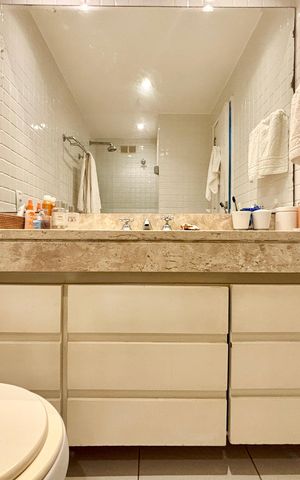 Apartamento para alugar com 187m², 4 quartos e 1 vagaBanheiro social