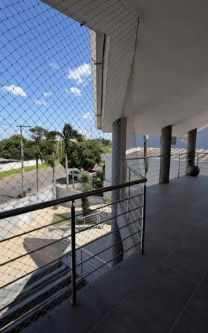 Casa à venda com 468m², 4 quartos e 7 vagas Casa à venda com 468m², 4 quartos e 7 vagasÁrea externa