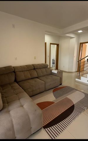 Casa à venda com 468m², 4 quartos e 7 vagas Casa à venda com 468m², 4 quartos e 7 vagasSala