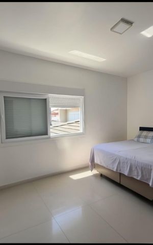 Casa à venda com 468m², 4 quartos e 7 vagas Casa à venda com 468m², 4 quartos e 7 vagasQuarto