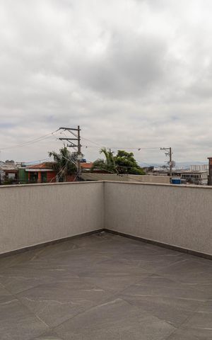 Casa à venda com 300m², 3 quartos e 2 vagas Casa à venda com 300m², 3 quartos e 2 vagasVaranda