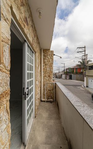 Casa à venda com 300m², 3 quartos e 2 vagas Casa à venda com 300m², 3 quartos e 2 vagasVaranda Salão