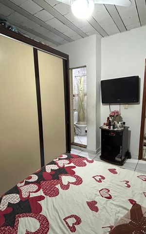 Casa à venda com 108m², 2 quartos e sem vagaSuíte