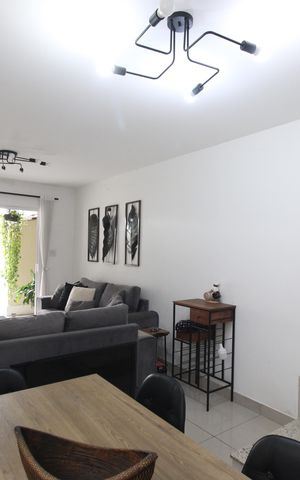 Casa de condomínio à venda com 110m², 3 quartos e sem vagaSala