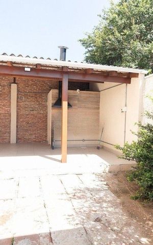 Casa à venda com 129m², 4 quartos e 1 vaga