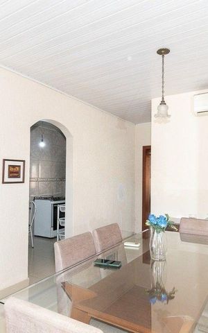 Casa à venda com 129m², 4 quartos e 1 vaga