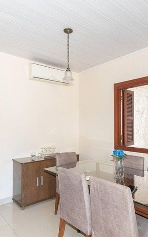 Casa à venda com 129m², 4 quartos e 1 vaga
