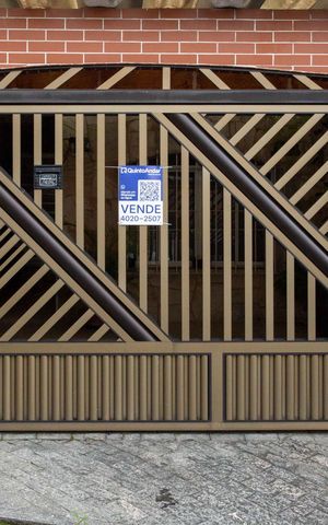 Casa à venda com 130m², 3 quartos e 2 vagasFachada