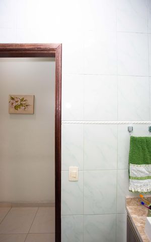 Casa à venda com 130m², 3 quartos e 2 vagasBanheiro Social