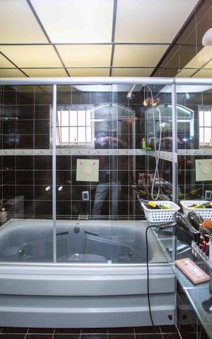 Casa à venda com 130m², 3 quartos e 2 vagasBanheiro da Suíte