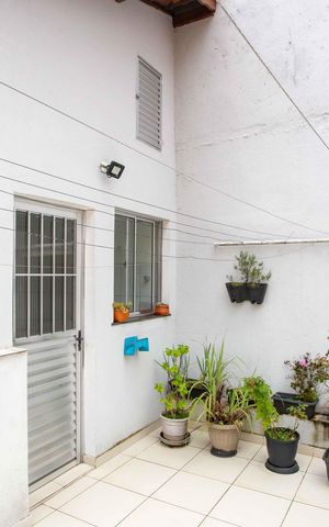 Casa à venda com 130m², 3 quartos e 2 vagasVaranda