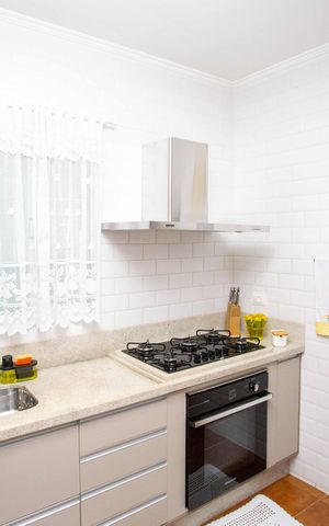 Casa à venda com 130m², 3 quartos e 2 vagasCozinha