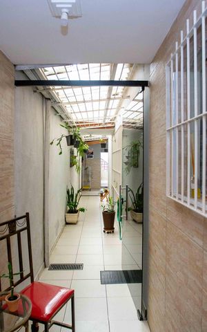Casa à venda com 130m², 3 quartos e 2 vagasCorredor