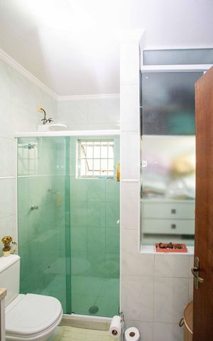 Casa à venda com 130m², 3 quartos e 2 vagasBanheiro Social