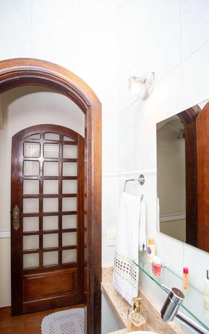 Casa à venda com 130m², 3 quartos e 2 vagasLavabo