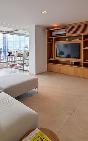 Apartamento à venda com 82m², 1 quarto e 1 vaga