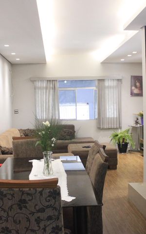 Casa à venda com 182m², 4 quartos e 2 vagasSala de jantar