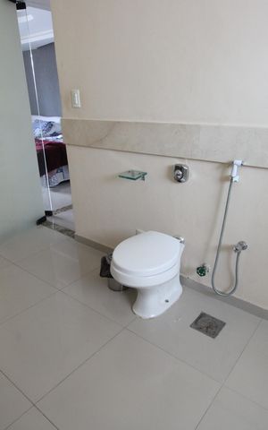 Casa à venda com 1316m², 7 quartos e 26 vagasBanheiro da suíte 3