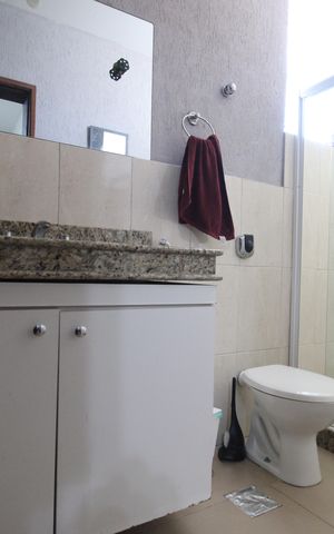 Casa à venda com 1316m², 7 quartos e 26 vagasBanheiro da suíte 1