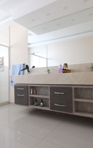 Casa à venda com 1316m², 7 quartos e 26 vagasBanheiro da suíte 3