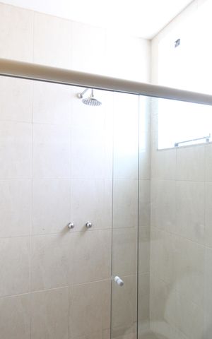 Casa à venda com 1316m², 7 quartos e 26 vagasBanheiro da suíte 2